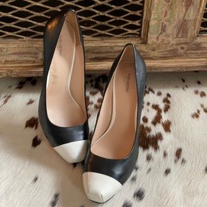 Pour La Victoire Marina platforms